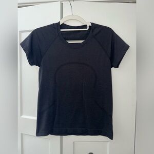 Lululemon black short sleeve swiftly tech top